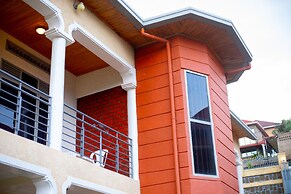 Inviting 6-bedrooms Apartment in Kigali