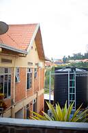 Inviting 6-bedrooms Apartment in Kigali