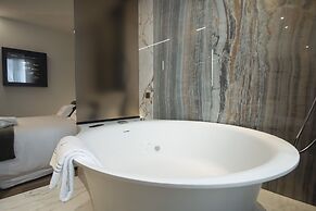 Tritone Luxury Suites Fontana di Trevi