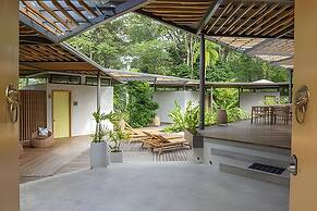 Caribe Courtyard