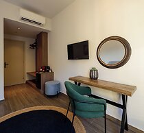 Arthur Suites