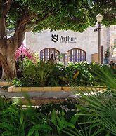 Arthur Suites