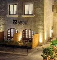 Arthur Suites