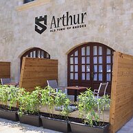 Arthur Suites