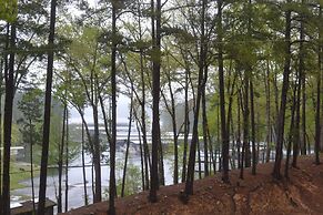 Echo Canyon Resort & Marina