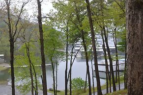 Echo Canyon Resort & Marina