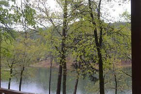 Echo Canyon Resort & Marina