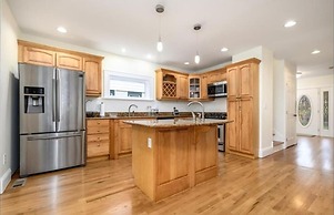 Black Rock Home - 4 bed - Jacuzzi Bath - Beach