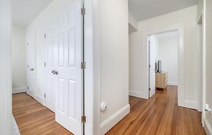 Black Rock Home - 4 bed - Jacuzzi Bath - Beach