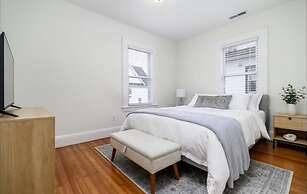 Black Rock Home - 4 bed - Jacuzzi Bath - Beach