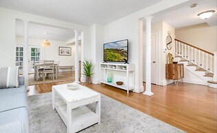 Black Rock Home - 4 bed - Jacuzzi Bath - Beach