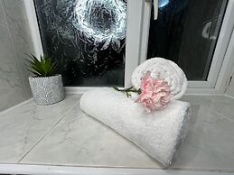 Modern with Stylish Terrace