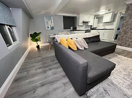 Modern with Stylish Terrace