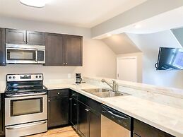 5218 Beach Dr B