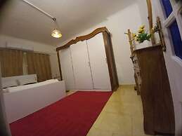 Al makramia compound