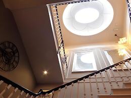 Claremont The Broderick