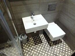 Claremont The Broderick