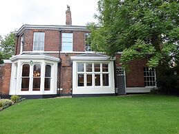 Claremont The Broderick