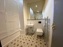 Claremont The Deakin