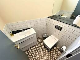 Claremont The Leeming