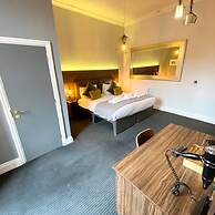 Claremont The Waterhouse