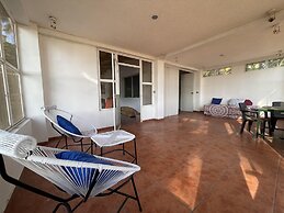 Sugarloaf Beachhouse and Surf Lodge