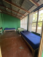 Sugarloaf Beachhouse and Surf Lodge