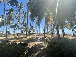 Sugarloaf Beachhouse and Surf Lodge