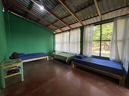 Sugarloaf Beachhouse and Surf Lodge