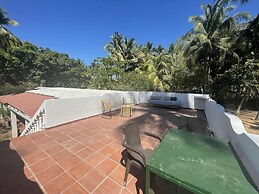 Sugarloaf Beachhouse and Surf Lodge