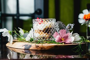 Twisted Lemon Restaurant & Boutique Inn