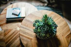 Twisted Lemon Restaurant & Boutique Inn