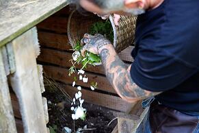 Twisted Lemon Restaurant & Boutique Inn