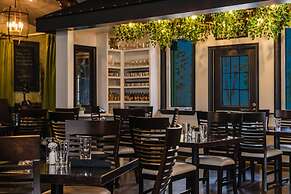 Twisted Lemon Restaurant & Boutique Inn