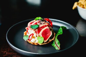 Twisted Lemon Restaurant & Boutique Inn