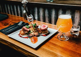 Twisted Lemon Restaurant & Boutique Inn