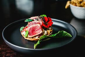 Twisted Lemon Restaurant & Boutique Inn