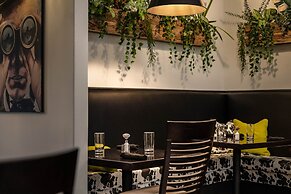 Twisted Lemon Restaurant & Boutique Inn