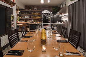 Twisted Lemon Restaurant & Boutique Inn