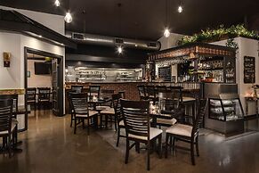 Twisted Lemon Restaurant & Boutique Inn