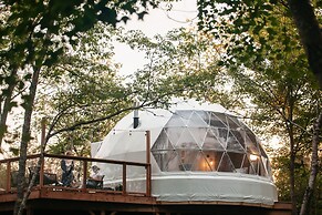 FlowEdge Riverside Getaway