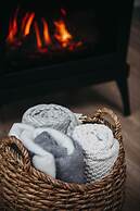 FlowEdge Riverside Getaway