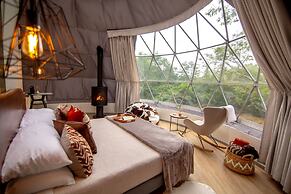 FlowEdge Riverside Getaway