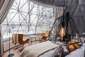 FlowEdge Riverside Getaway