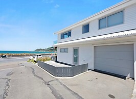 Lyall Bay Parade Apartment