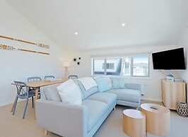 Lyall Bay Parade Apartment