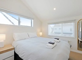 Lyall Bay Parade Apartment