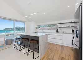 Lyall Bay Parade Apartment