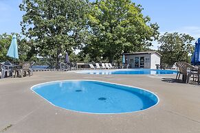Rock Lane Resort & Marina