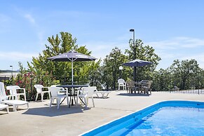 Rock Lane Resort & Marina